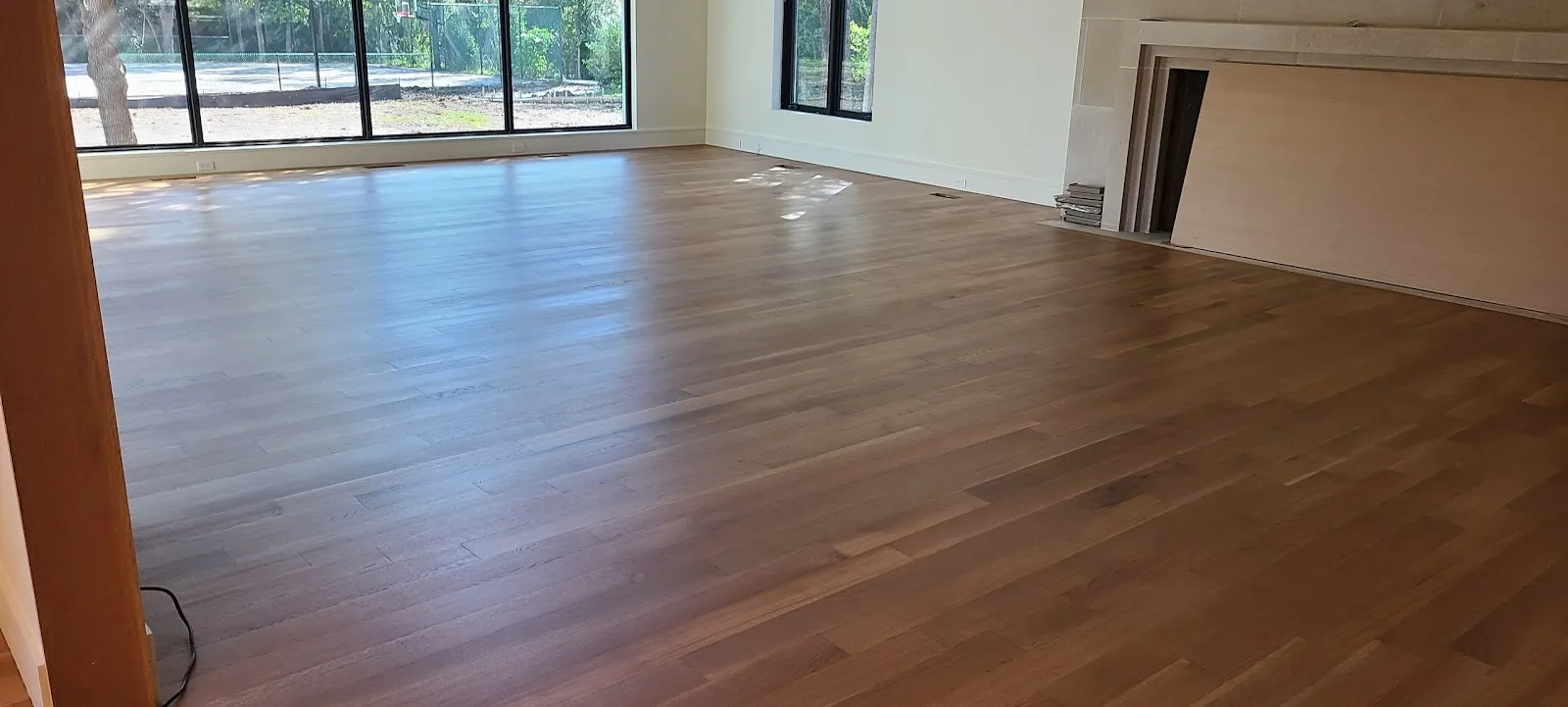 Finished hardwood living room